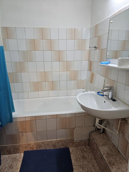 Militari, Gorjului, Ghirlandei, 1/4, decomandat, mobilat, fara asiatici,