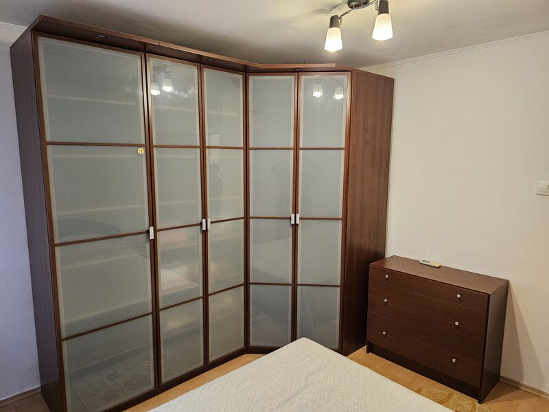 Militari, Gorjului, Ghirlandei, 1/4, decomandat, mobilat, fara asiatici,