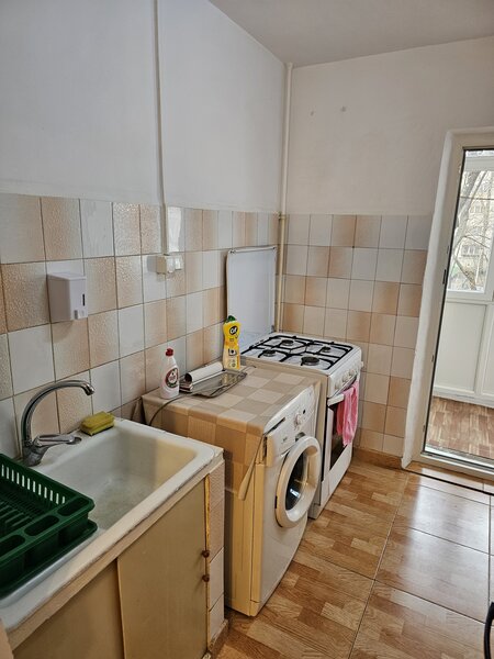 Militari, Gorjului, Ghirlandei, 1/4, decomandat, mobilat, fara asiatici,