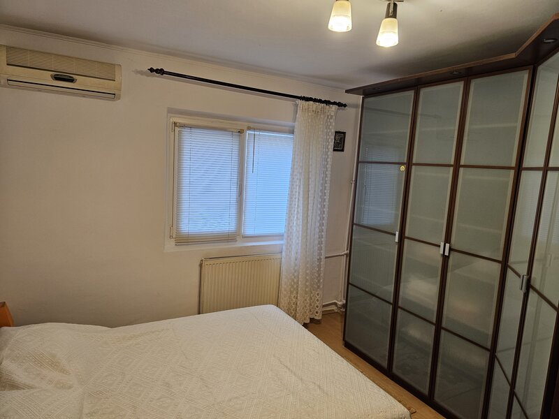 Militari, Gorjului, Ghirlandei, 1/4, decomandat, mobilat, fara asiatici,